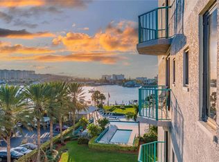 670 Island Way APT 602, Clearwater, FL 33767
