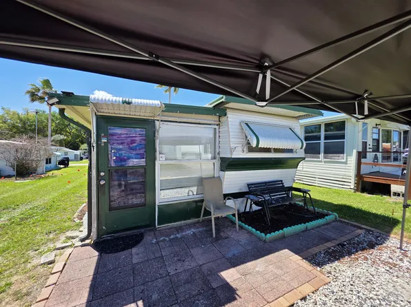 34640 Lillian St, Zephyrhills, FL 33541