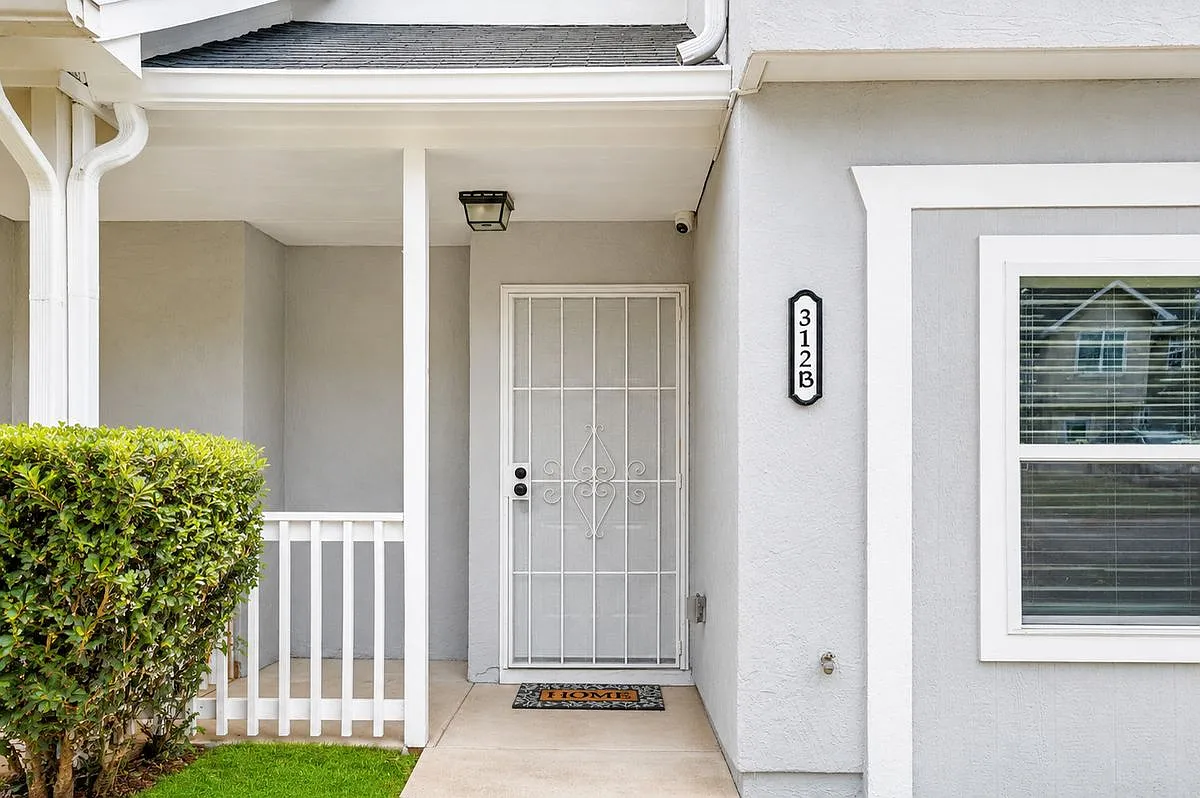 4 bed, 2.5 bath, 1719 sqft, $800 — Photo 3