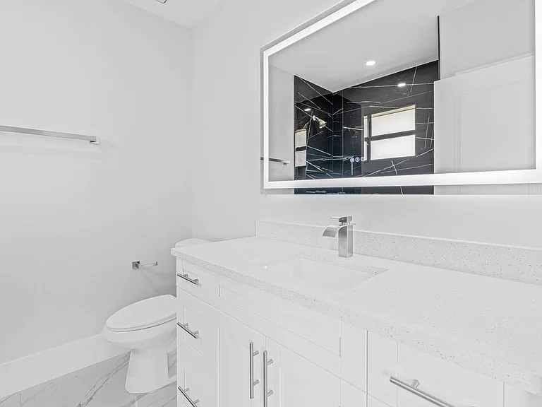 633 Windermere Dr — Photo 14