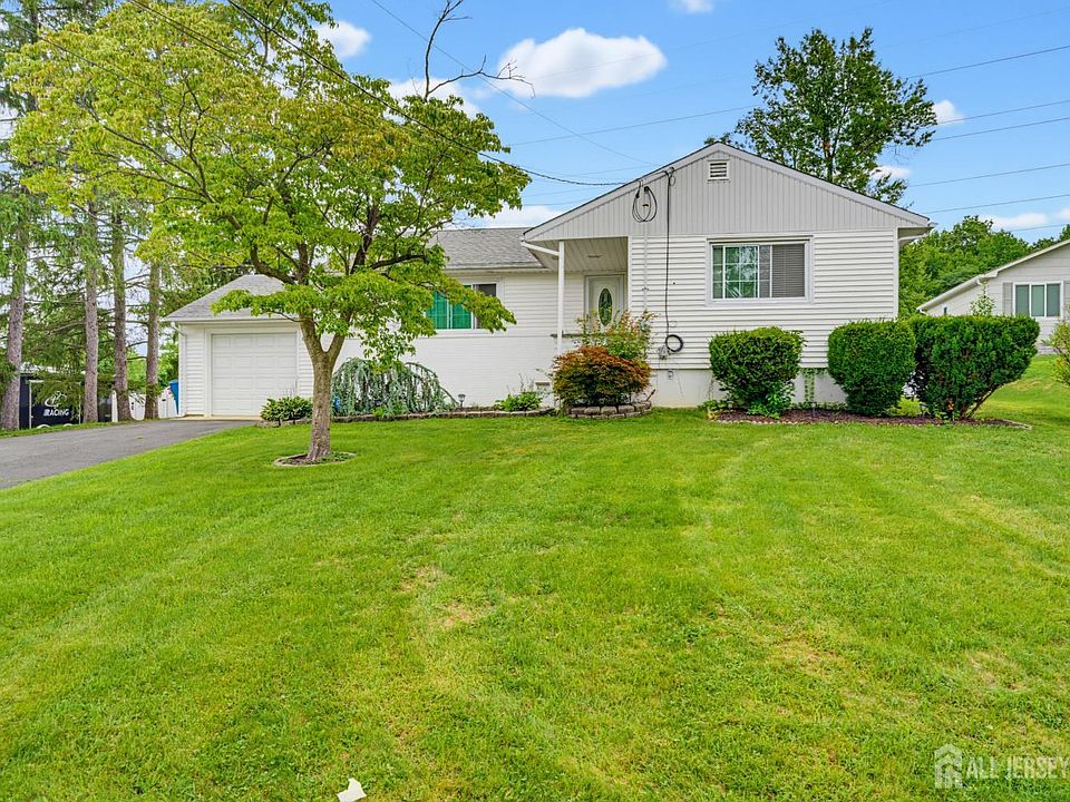 1st image of 125 Higgins Rd