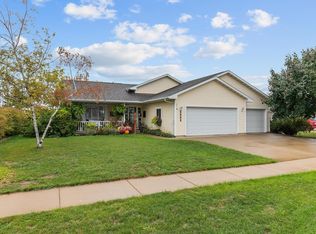 3750 Purple Crest Ct, Oshkosh, WI 54901