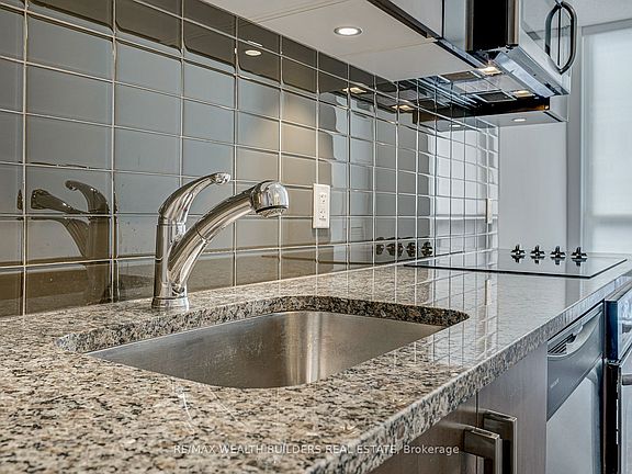 5th image of 98 Lillian St Unit 625