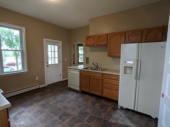 2nd image of 121 Lake Ave #1