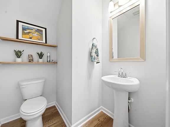 4th image of 189 Northwood St