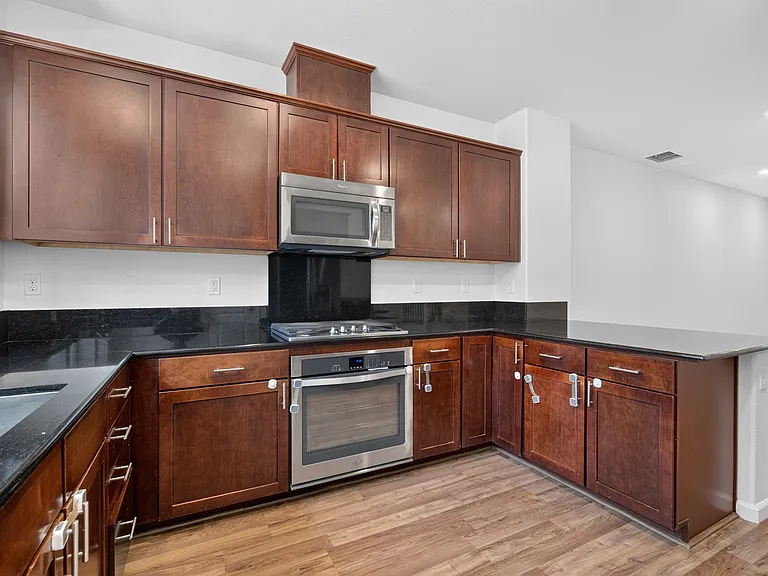 630 Barcelona Loop — Photo 8