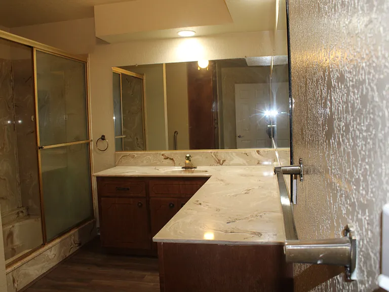downstairs full bathroom