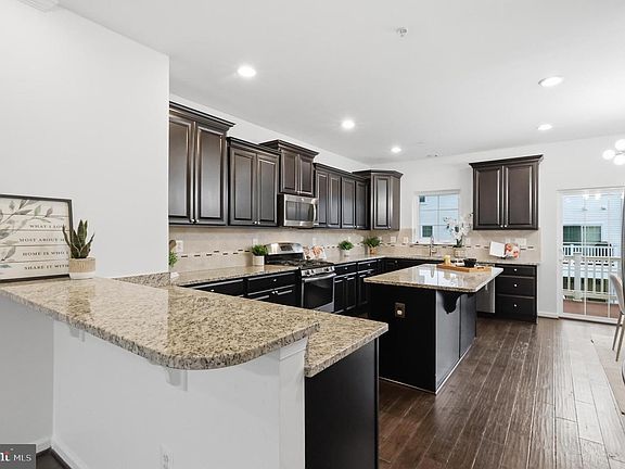 5th image of 7120 Beaumont Pl