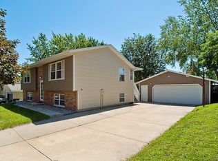 710 36th St SW, Rochester, MN 55902