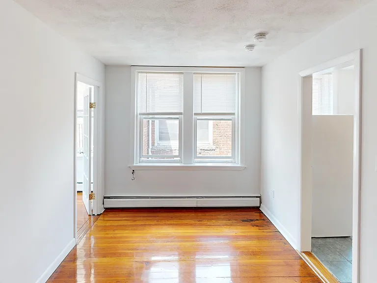 34 Charter St #5A — Photo 2