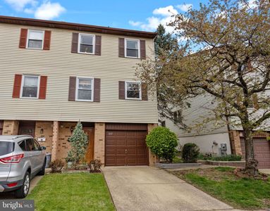 837 Centennial Sq N, Philadelphia, PA, 19116