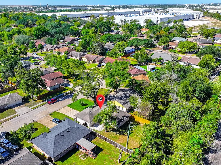10126 Pine Moss Dr — Photo 43