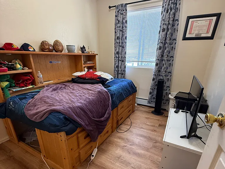 2nd Floor:
1 of 2 bedrooms on the backside of the apartment.