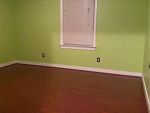 5th image of 3024 Dupont Ave