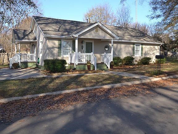2nd image of 120 Rankin St