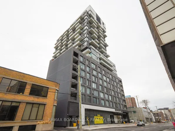 203 Catherine St #1709, Ottawa, ON K2P 1J5