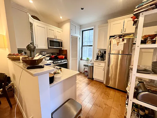 Rented by Compass | media 7