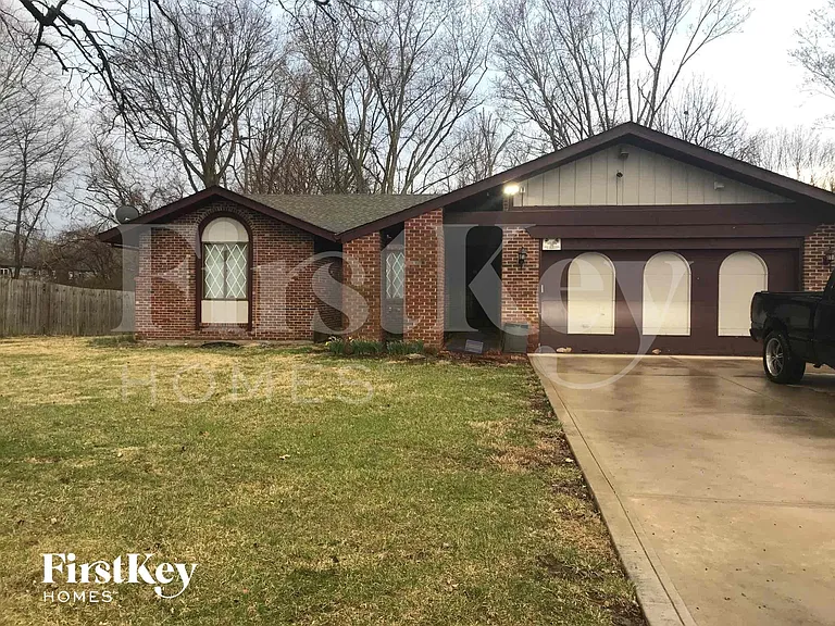6130 Munsee Ln — Photo 1