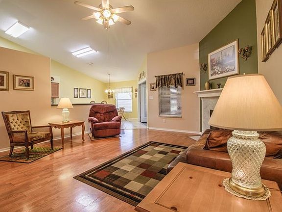 4th image of 13732 Colina Ct