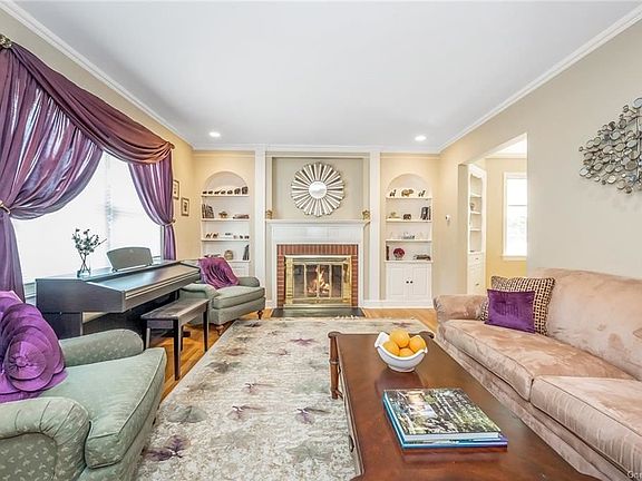 4th image of 176 Lakeview Ave