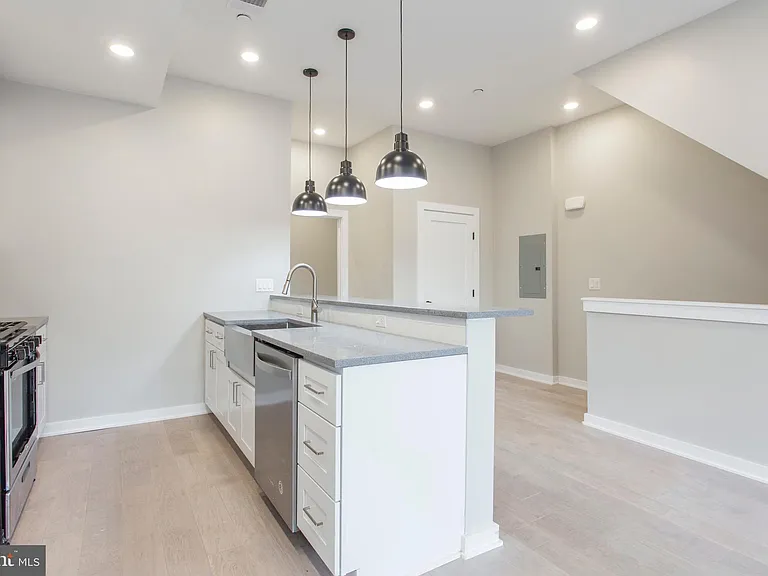 1320 S Opal St #2 — Photo 2