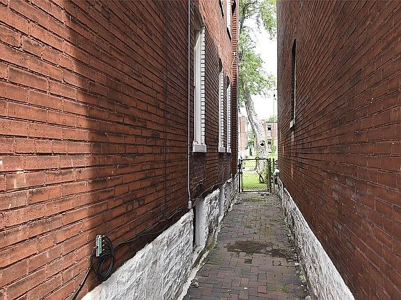 3rd image of 3707 Palm St