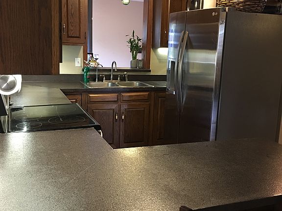 4th image of 3920 Yarbrough Dr