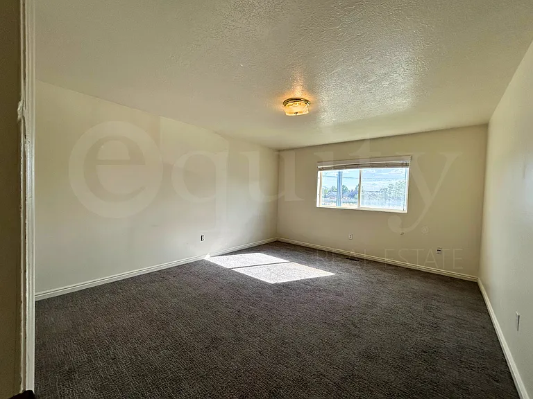 1526 N Trinnaman Ln #4-1 — Photo 8