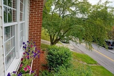 2nd image of 717 Gordon Dr