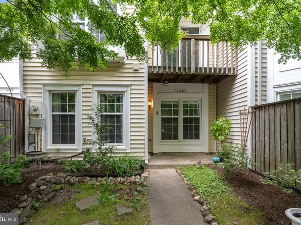 6028 Chestnut Hollow Ct, Centreville, VA 20121