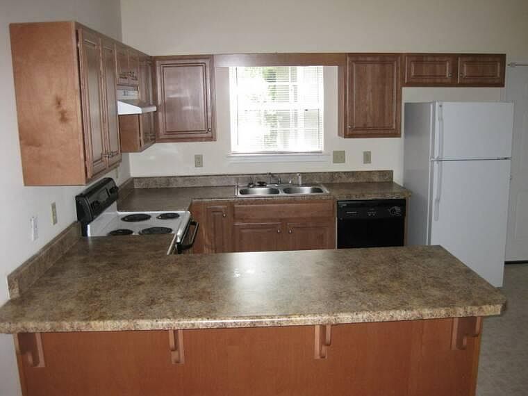 1st image of 1506 18th St E
