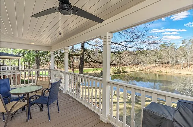 1023 Clubhouse Ln — Photo 14