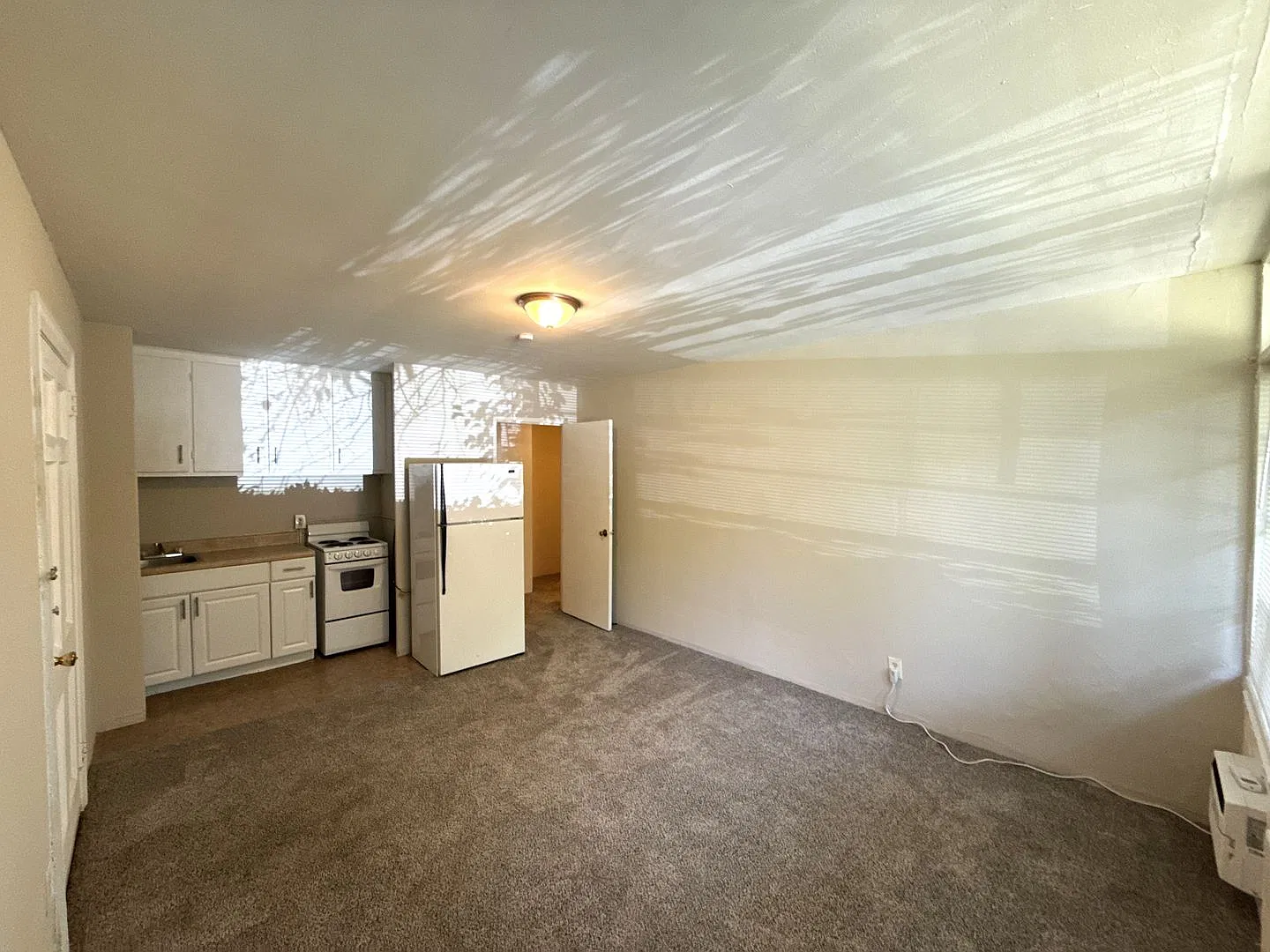 A0432-Kirkland Apts — Photo 3
