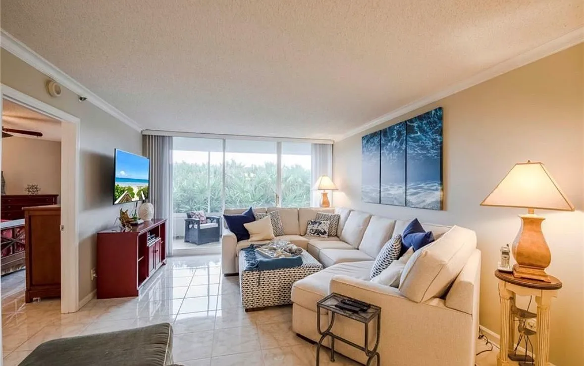 2 bed, 1299 sqft, $4,000 — Photo 1