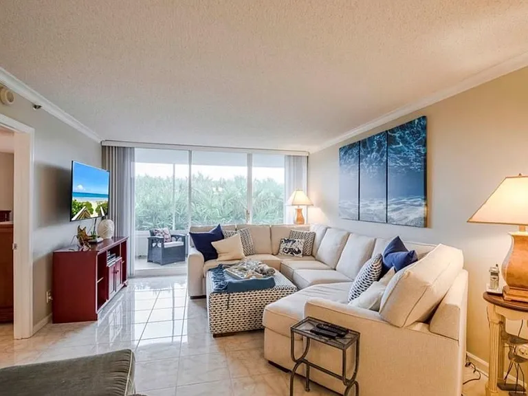 9600 S Ocean Dr #104 — Photo 1