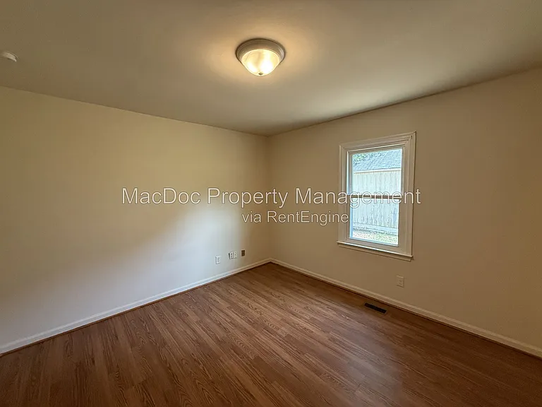 11001 Westminster Ct — Photo 19