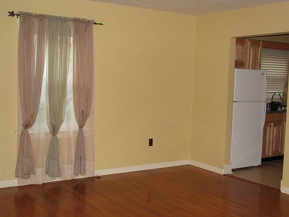 Front Room facing Kitchen