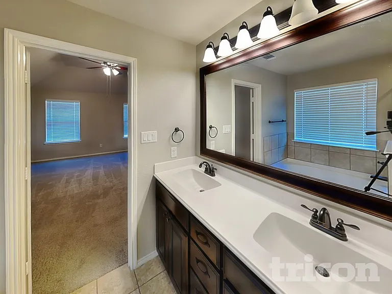 208 Carson Dr — Photo 8