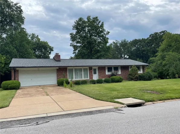 9907 Norcross Dr, Saint Louis, MO 63126