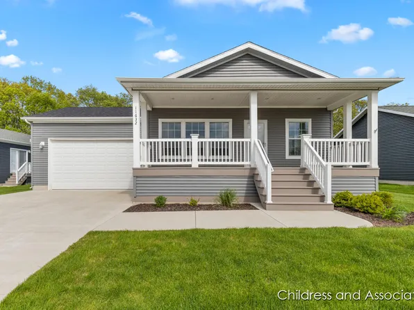 11632 Megan Way Dr, Rockford, MI 49341