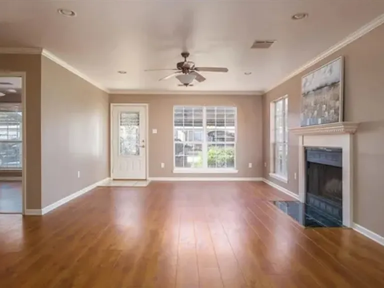 545 Versailles Blvd #A — Photo 9