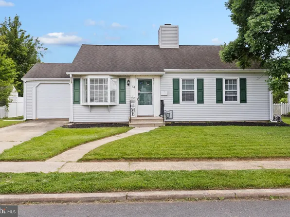 44 Mae Dr, Hamilton, NJ 08620