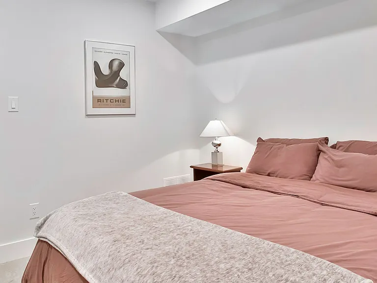 278 Lisgar St #C — Photo 13