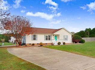 406 Sir David Dr, Zebulon, NC 27597