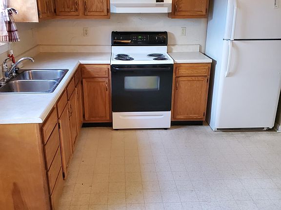 3rd image of 1024 Bridle Ct