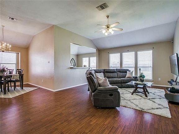 3rd image of 415 Matlock Meadow Dr