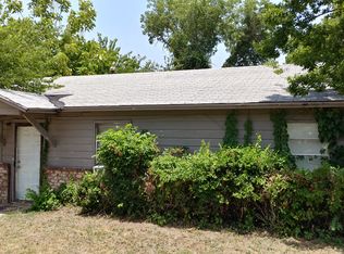 613 Park Ln, Denton, TX 76205