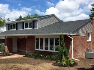 11 Linda Ln, Plainview, NY 11803