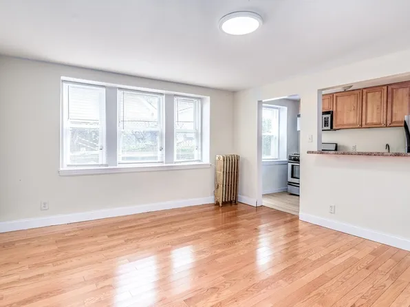 8 Walnut St APT 21, Everett, MA 02149