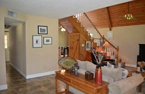 5th image of 701 Sandalwood Dr